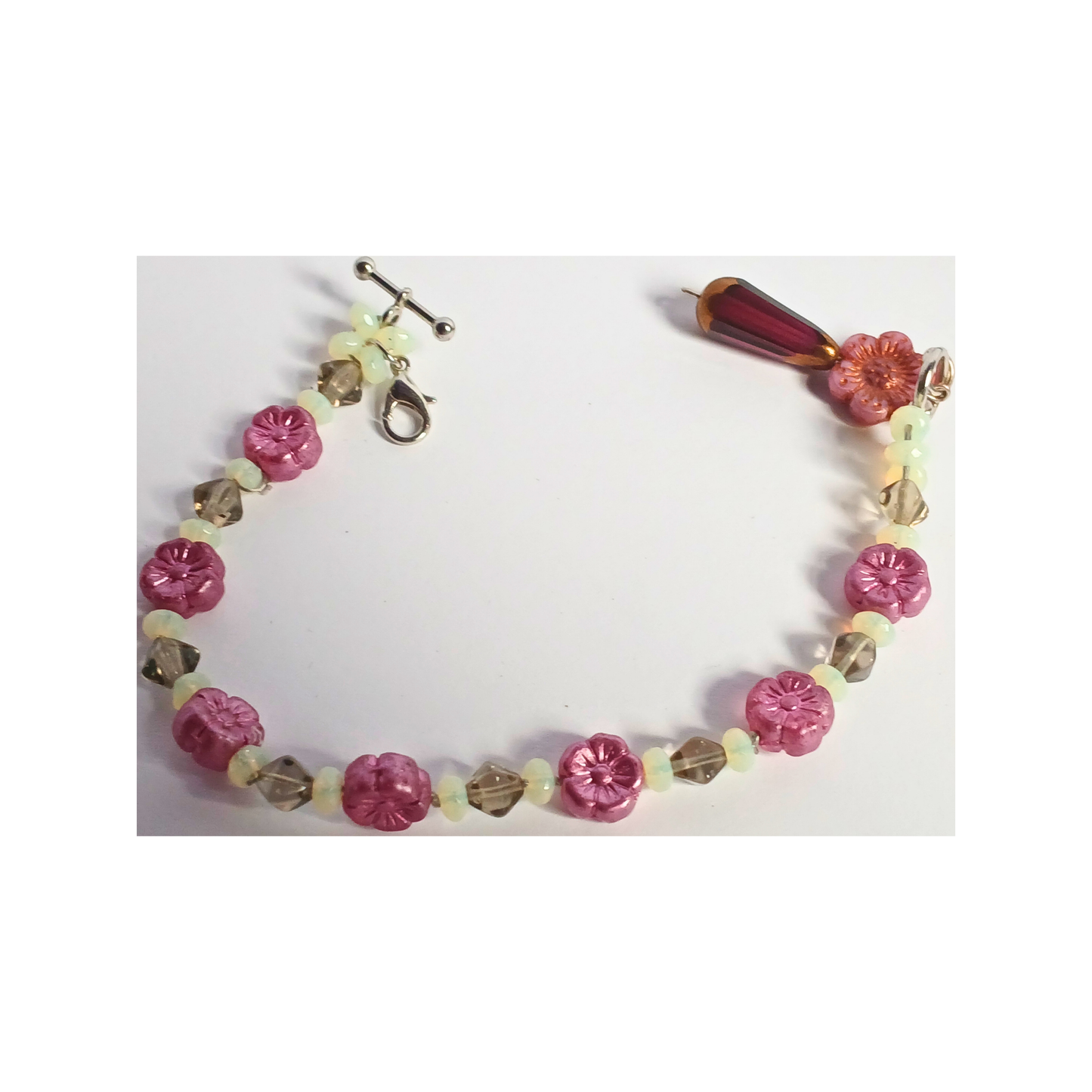 Gorgeous flower accent bracelets size 7: Handmade Fashion Jewelry